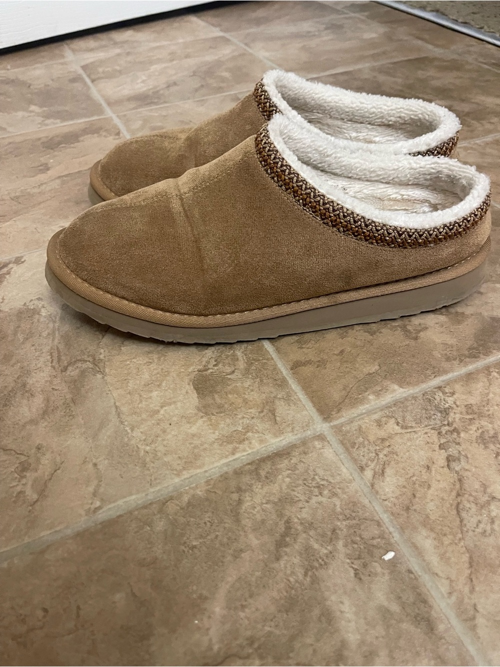 Cozy Suede Slip-On Women's Slippers - Tan